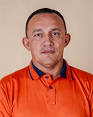 adriano_vermelha_leg_2025.jpg