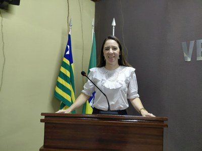 Requerimento da Vereadora Ana Paula requer a criação do cargo de Coveiro no Município de Caraúbas do Piauí