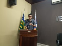 Ver. Thuca Mota solicita à Prefeita, ônibus com motorista para transporte de alunos locais que estudam fora do Município